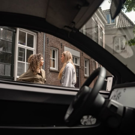 Ein neues Interieur mit Sitzen im sportlichen Design und individuell gestaltbaren Armaturenbrettern dank unserer &bdquo;Skins&ldquo;, perfekt, damit Sie sich auf all Ihren Fahrten rundum wohlf&uuml;hlen ! 🤩